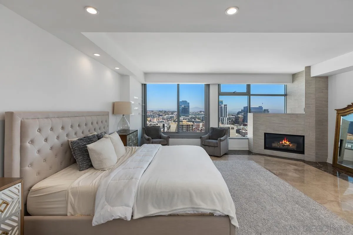 645 Front St Unit 2004