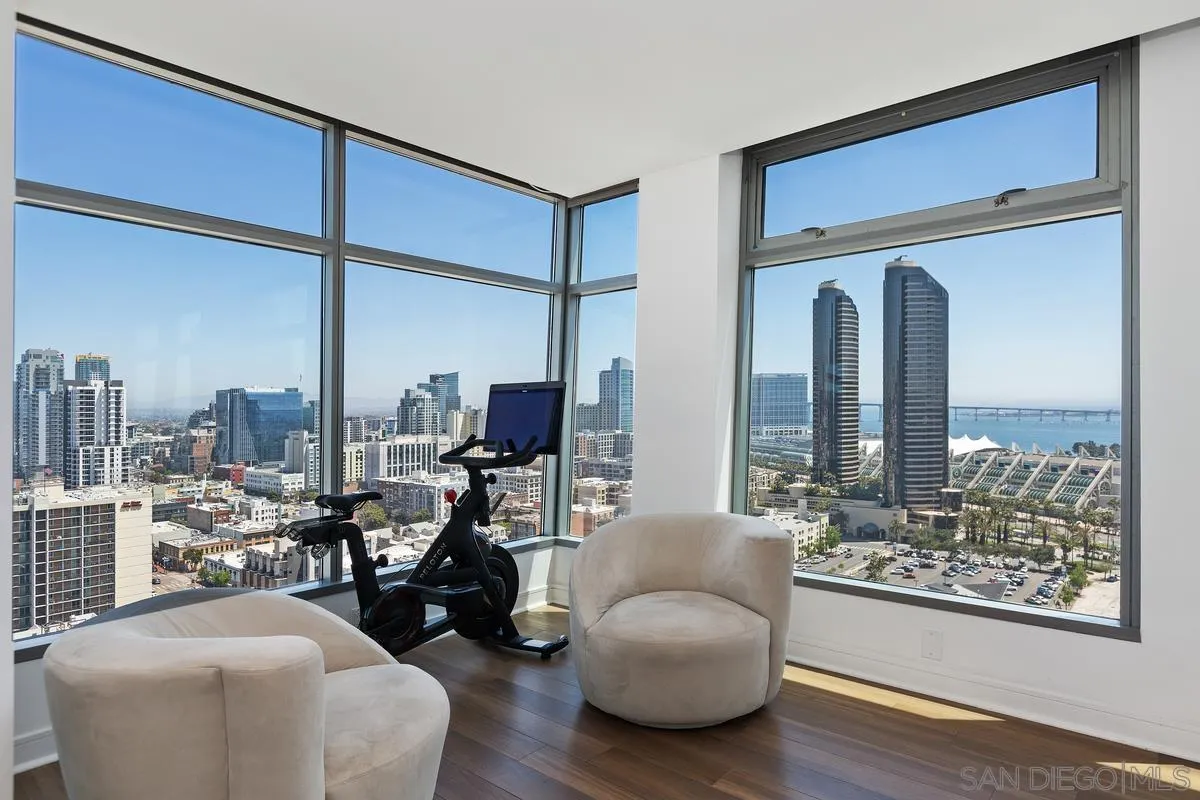 645 Front St Unit 2004