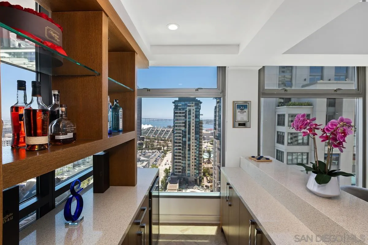 645 Front St Unit 2004