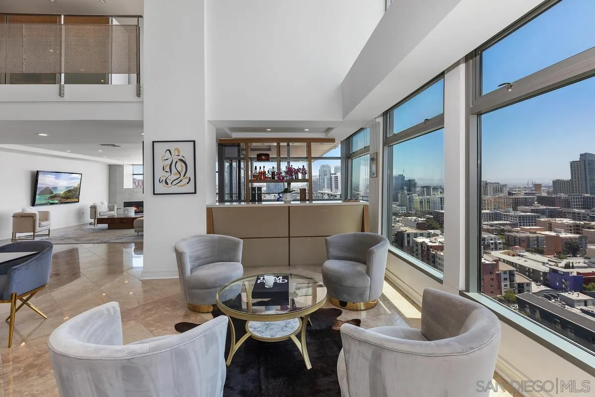 645 Front St Unit 2004