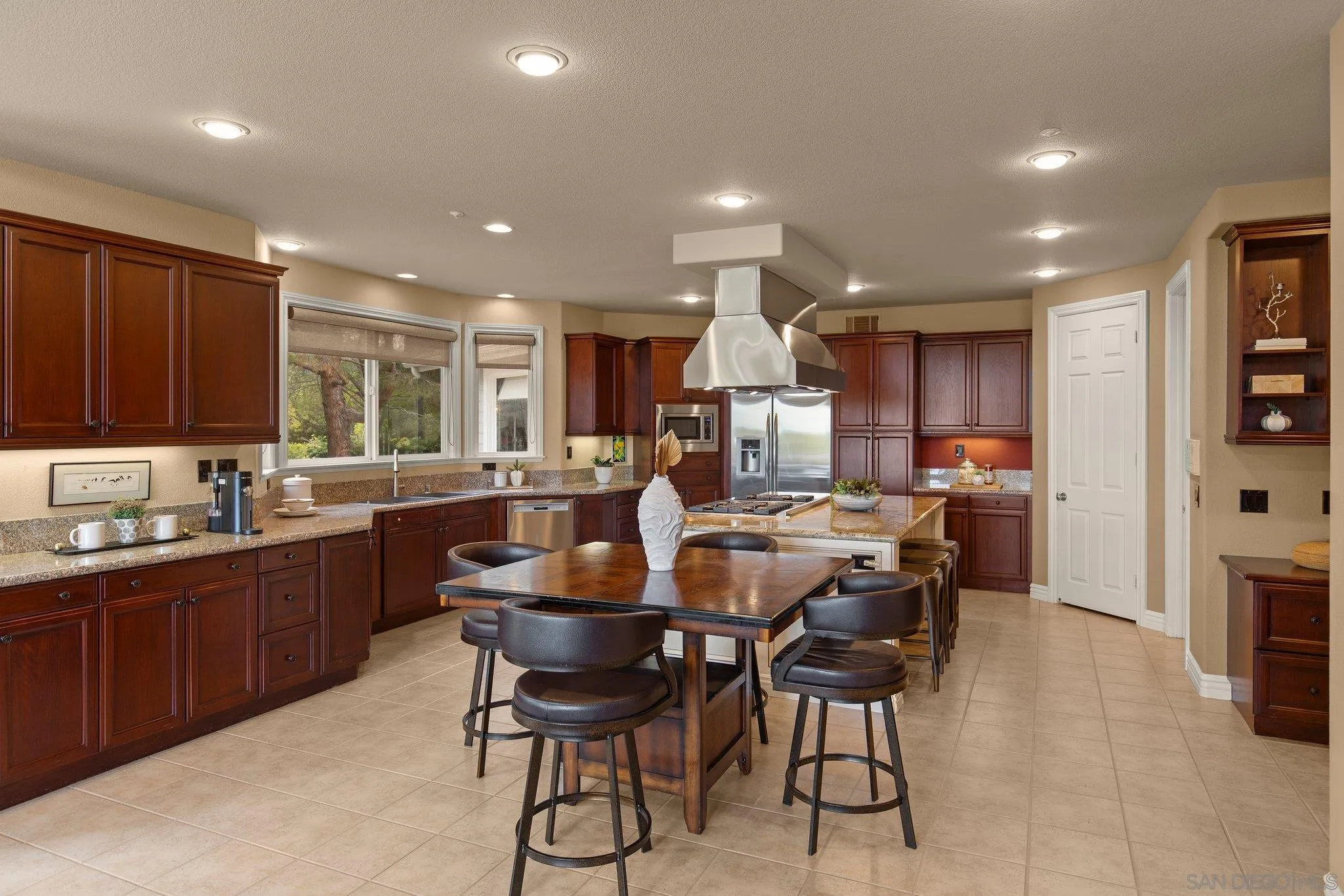 521 Latigo Row