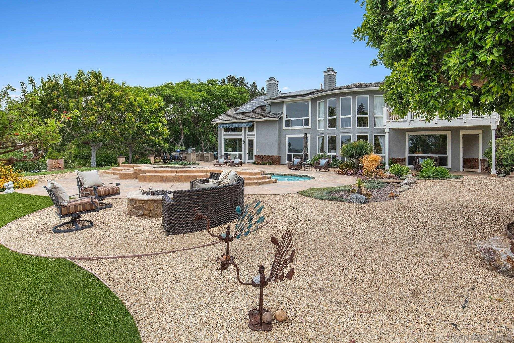 521 Latigo Row
