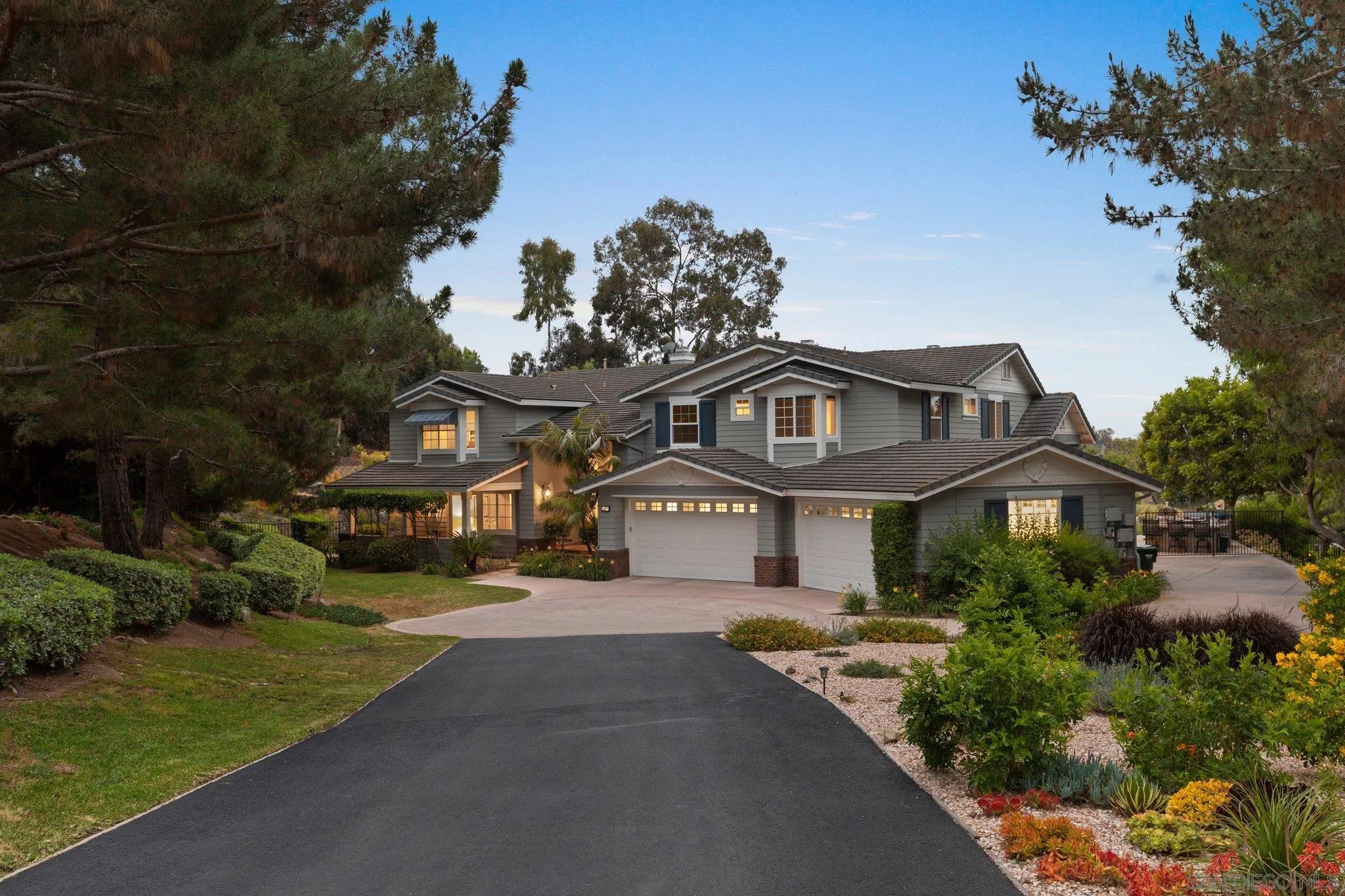 521 Latigo Row