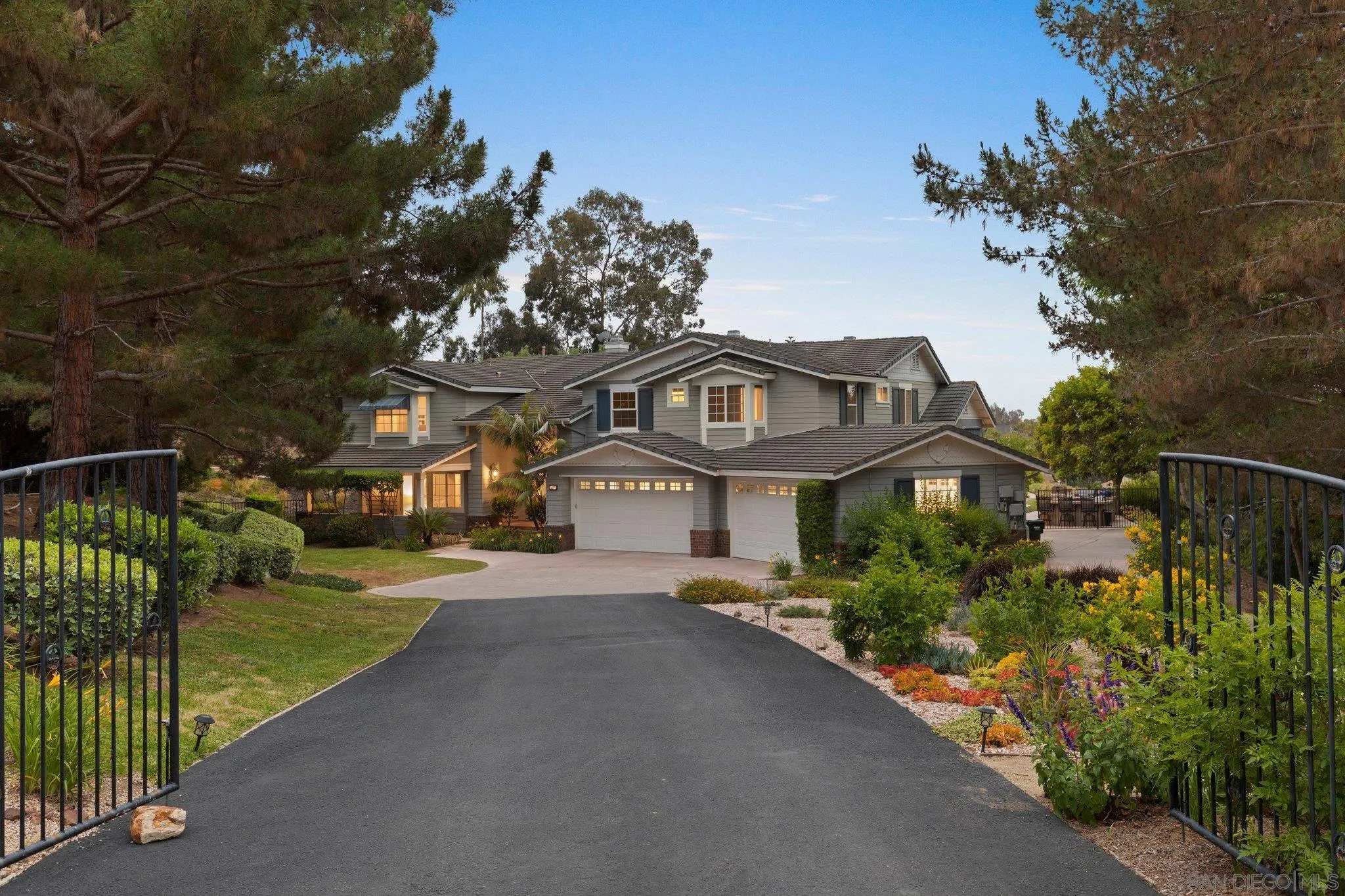 521 Latigo Row