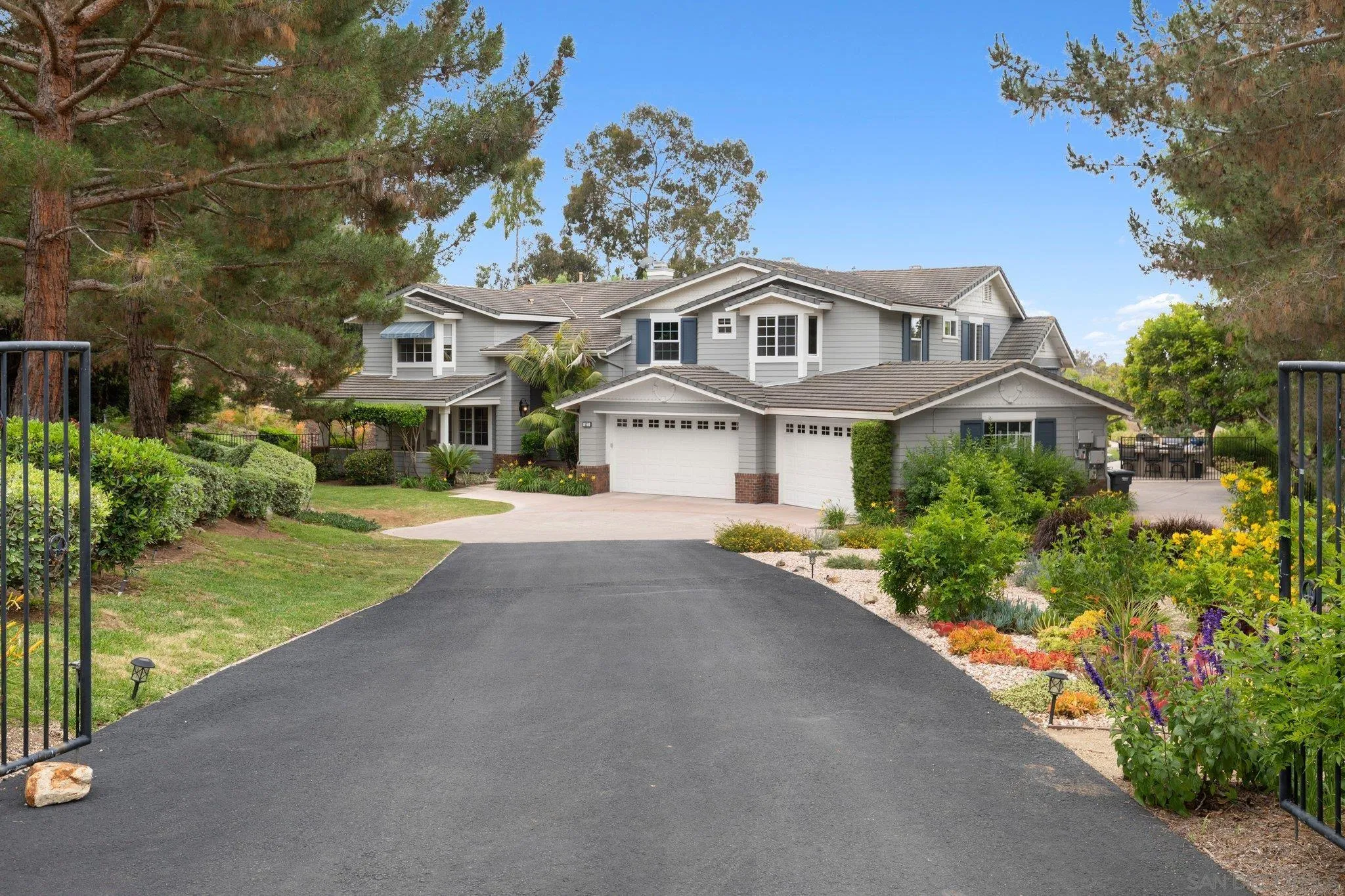 521 Latigo Row