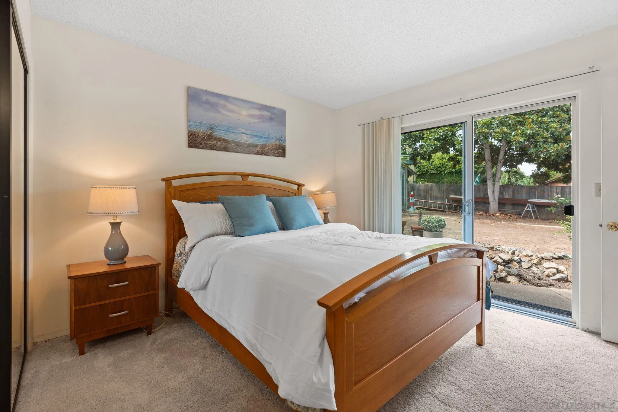 410 E Glaucus