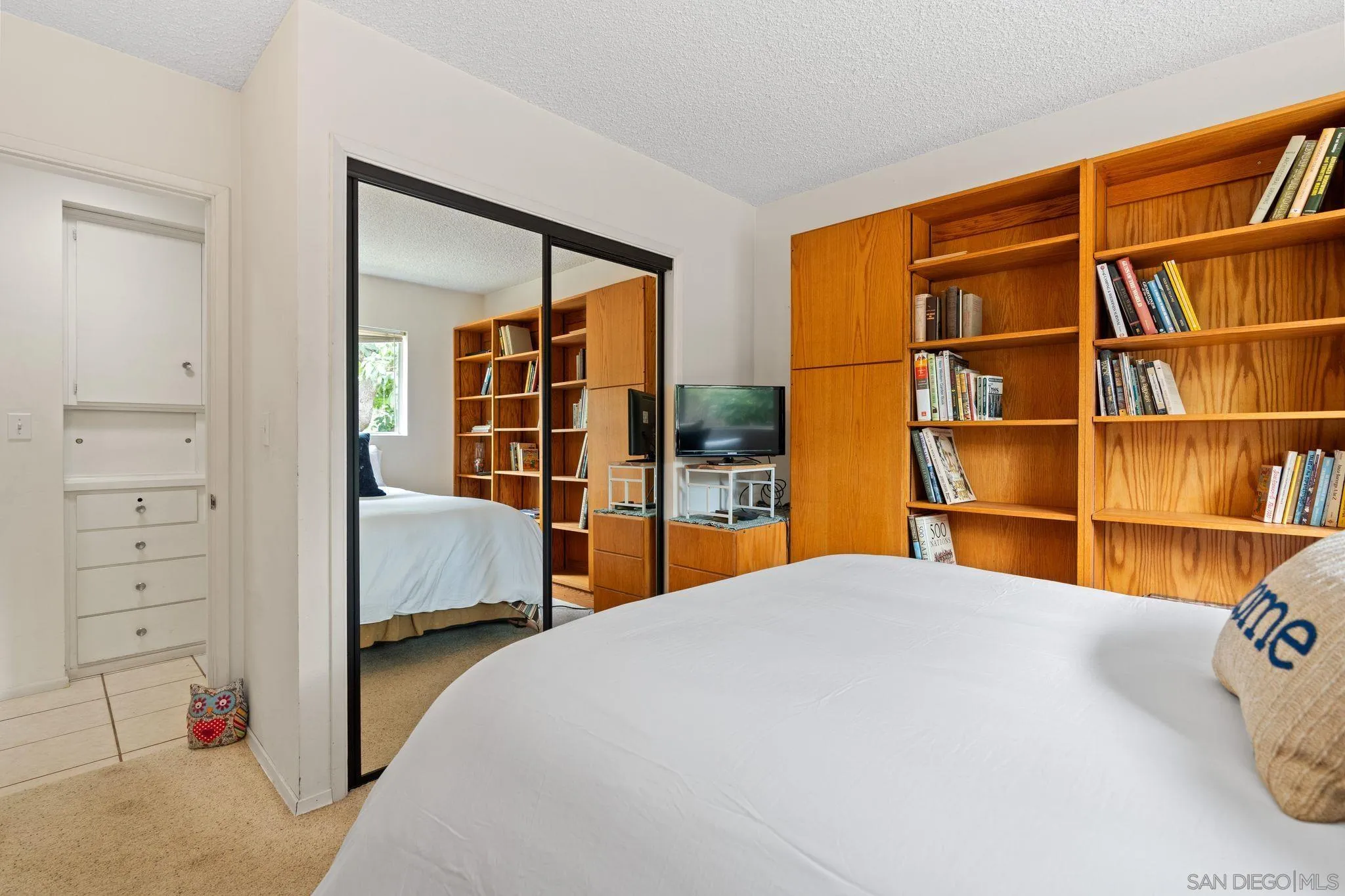 410 E Glaucus