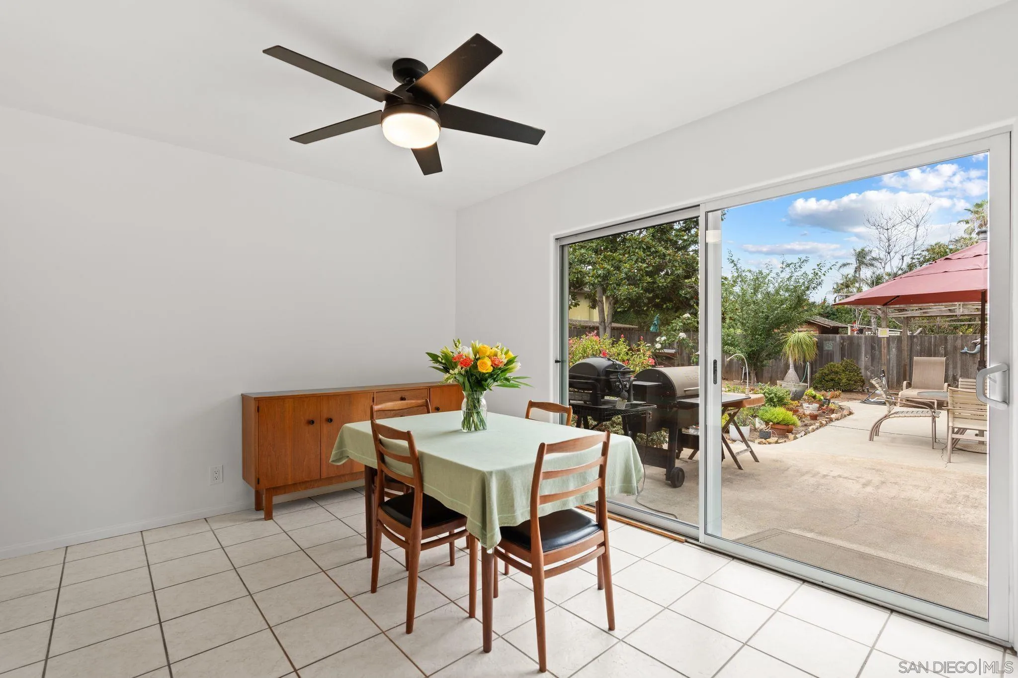 410 E Glaucus