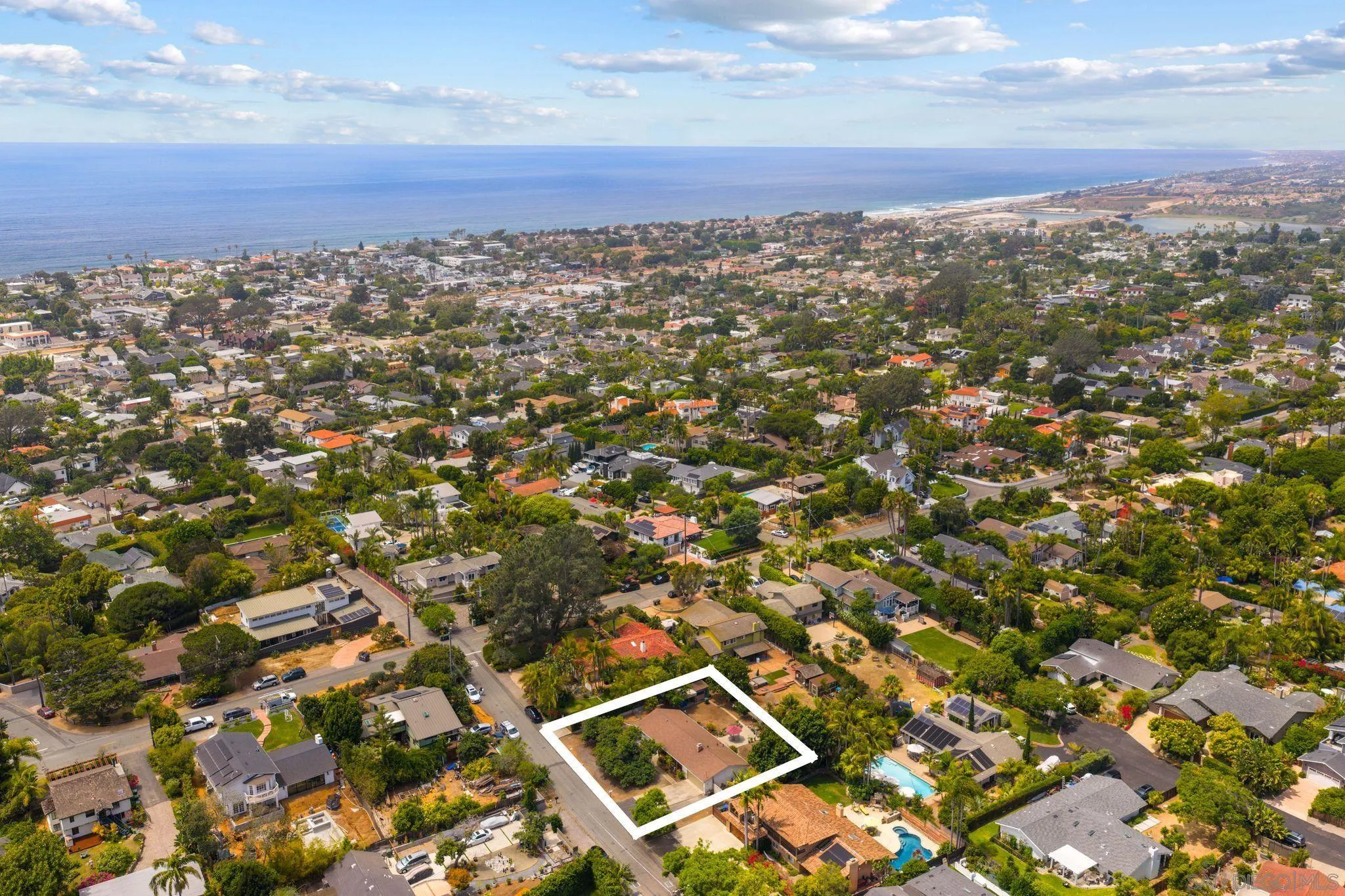 410 E Glaucus