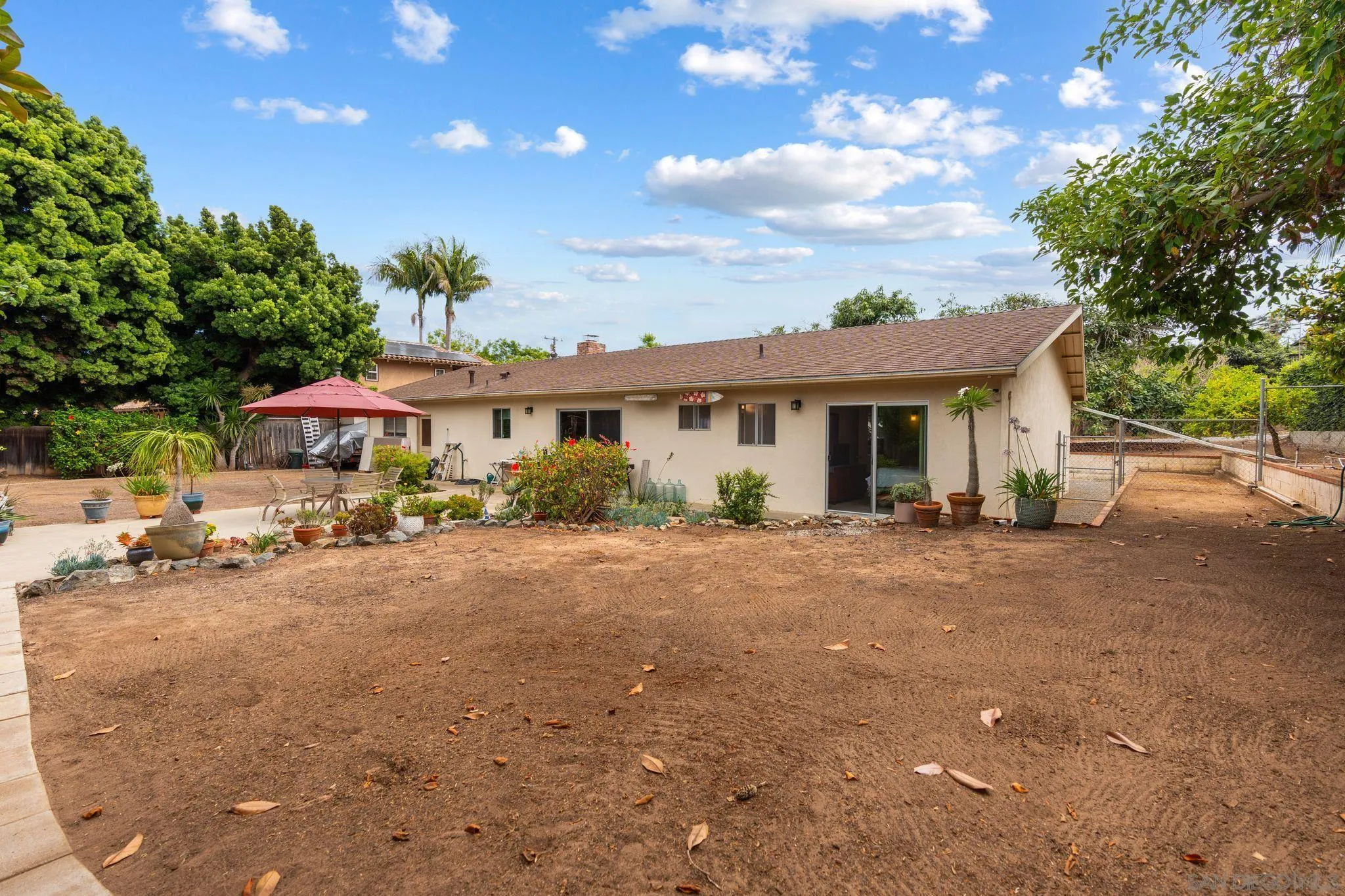 410 E Glaucus