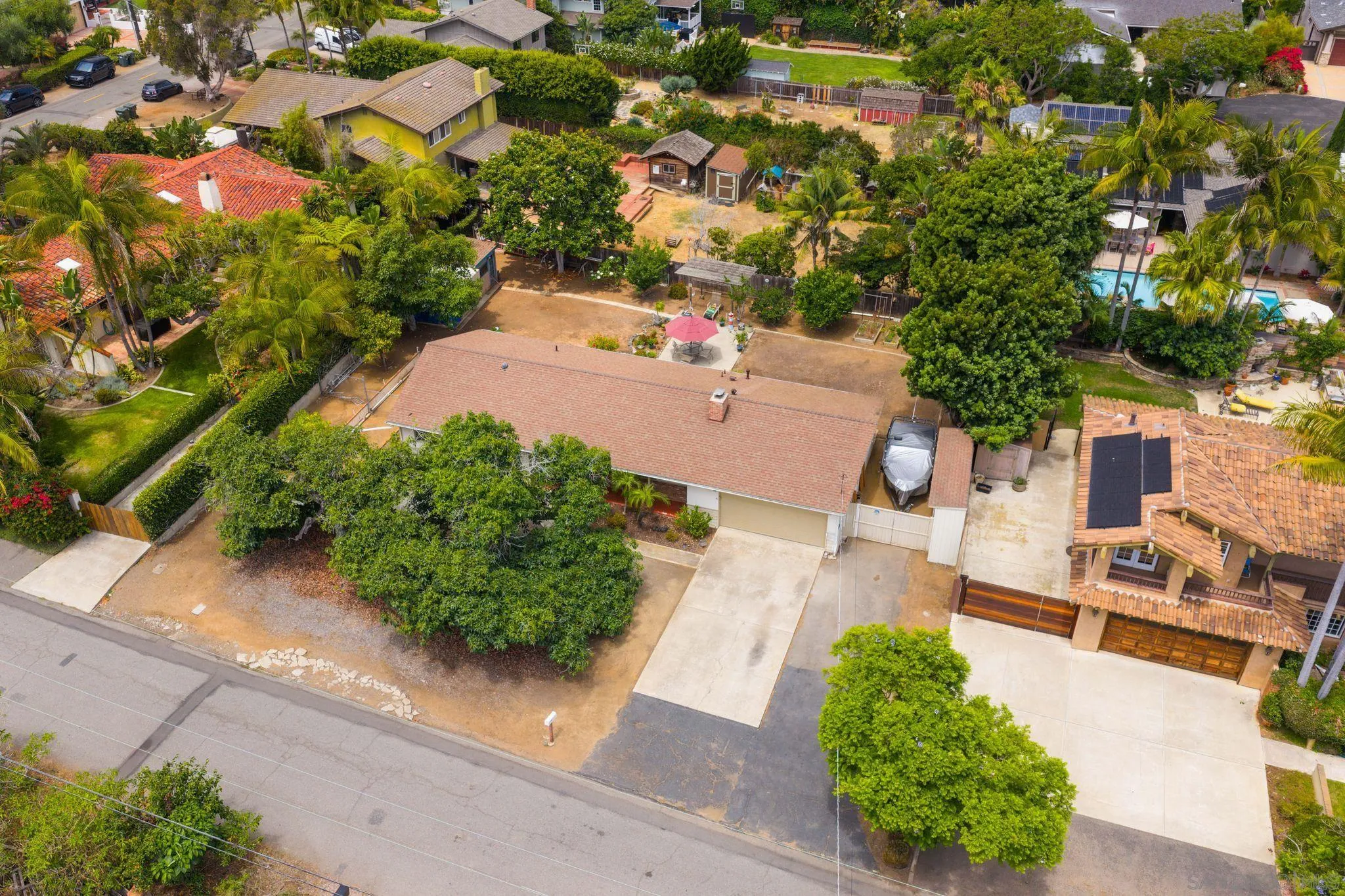 410 E Glaucus