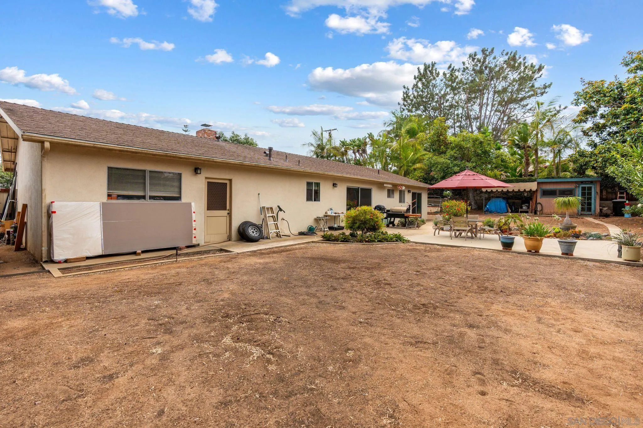 410 E Glaucus