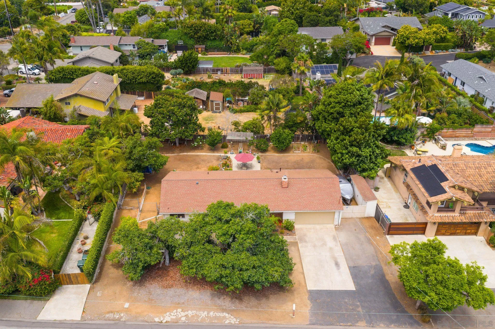410 E Glaucus