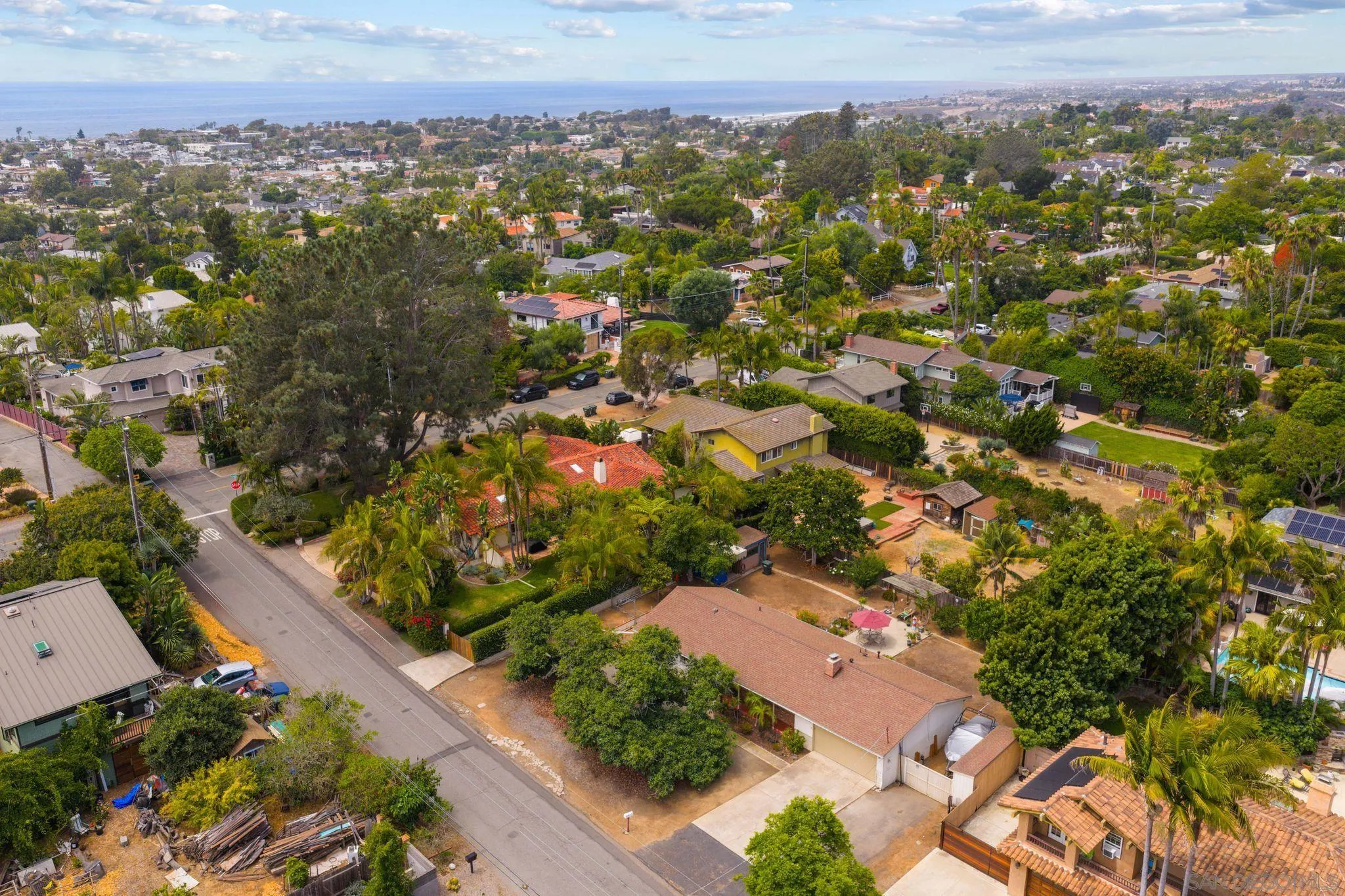 410 E Glaucus