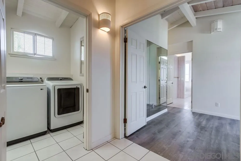 1145 La Jolla Rancho Road, La Jolla