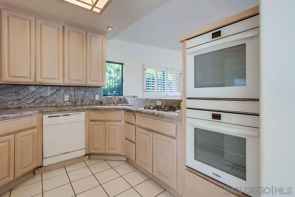 1145 La Jolla Rancho Road, La Jolla