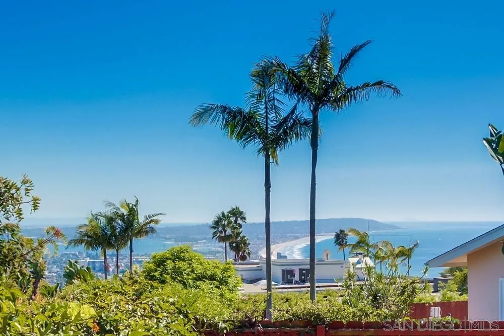 1145 La Jolla Rancho Road, La Jolla