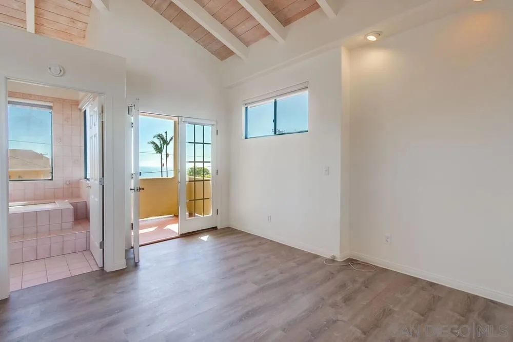 1145 La Jolla Rancho Road, La Jolla
