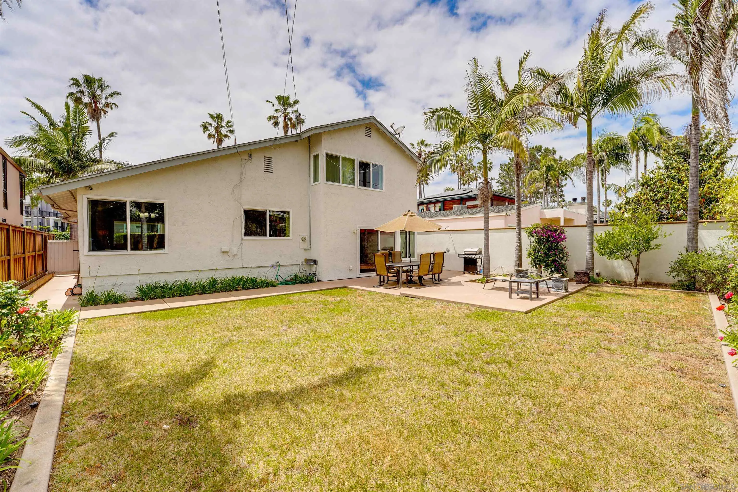 8229 El Paseo Grande