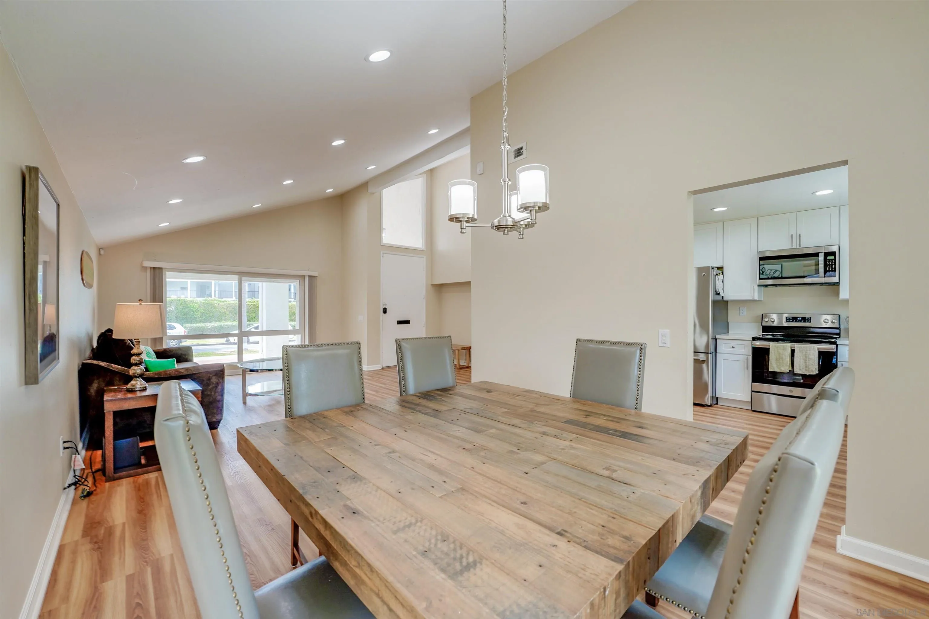 8229 El Paseo Grande