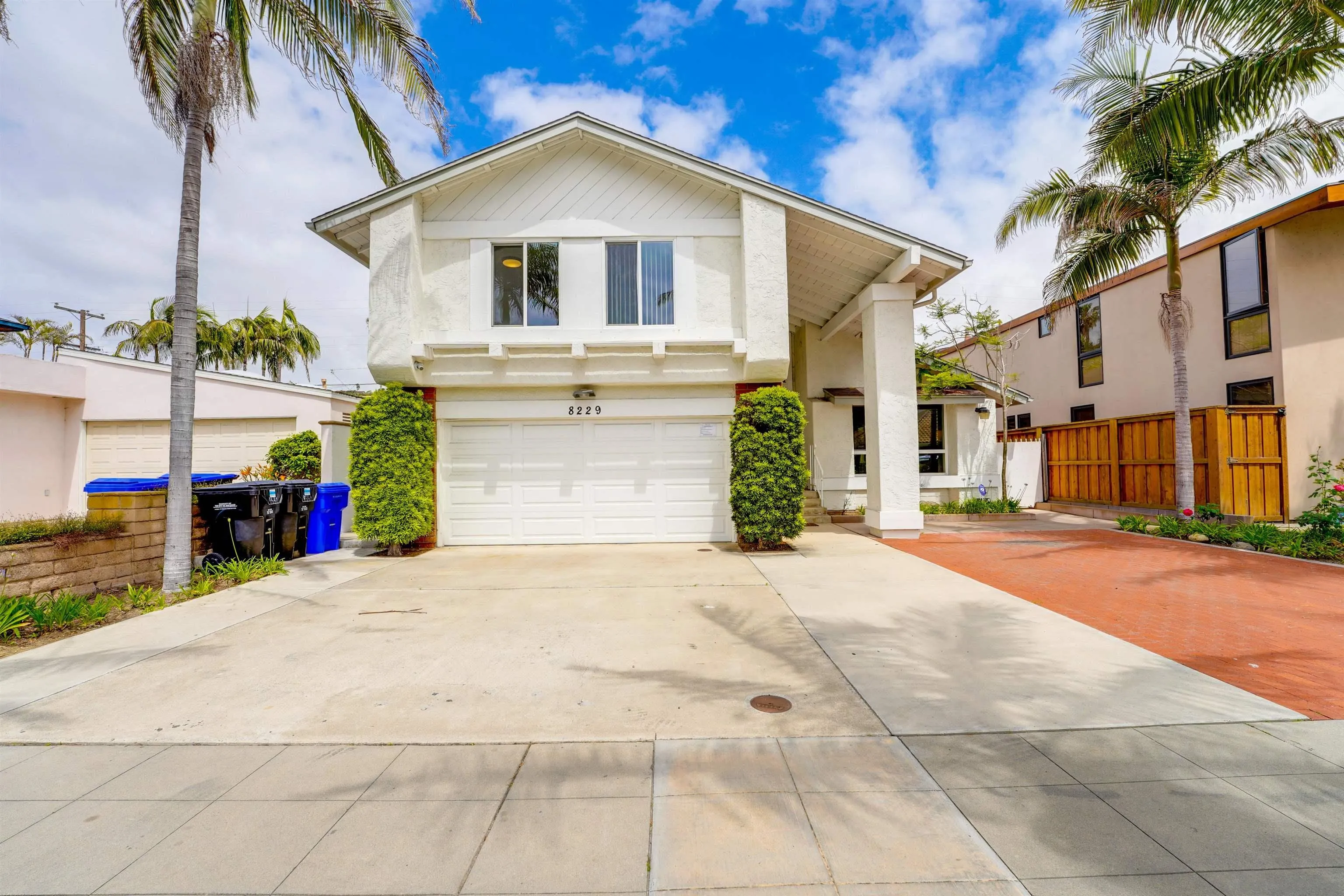 8229 El Paseo Grande