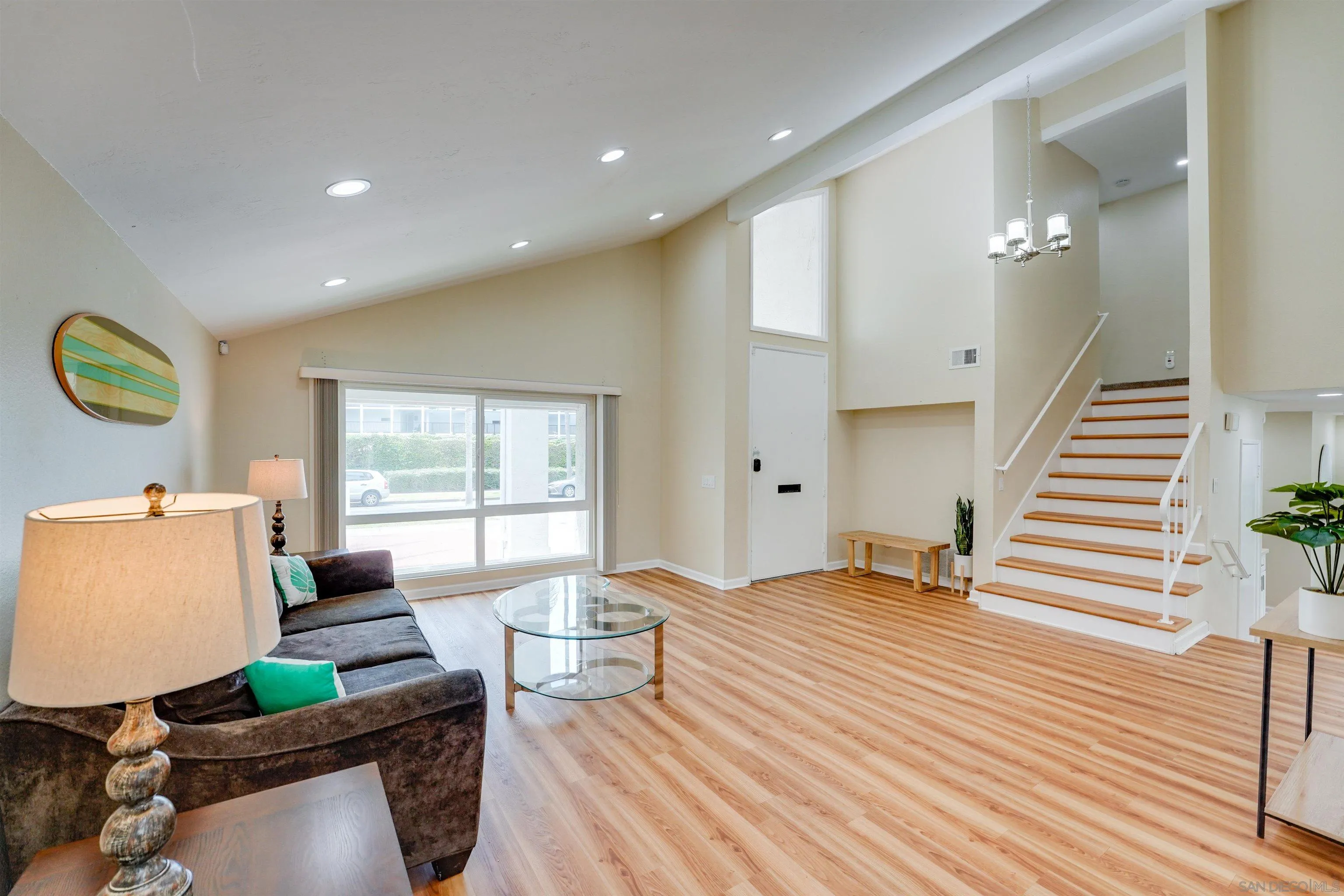 8229 El Paseo Grande