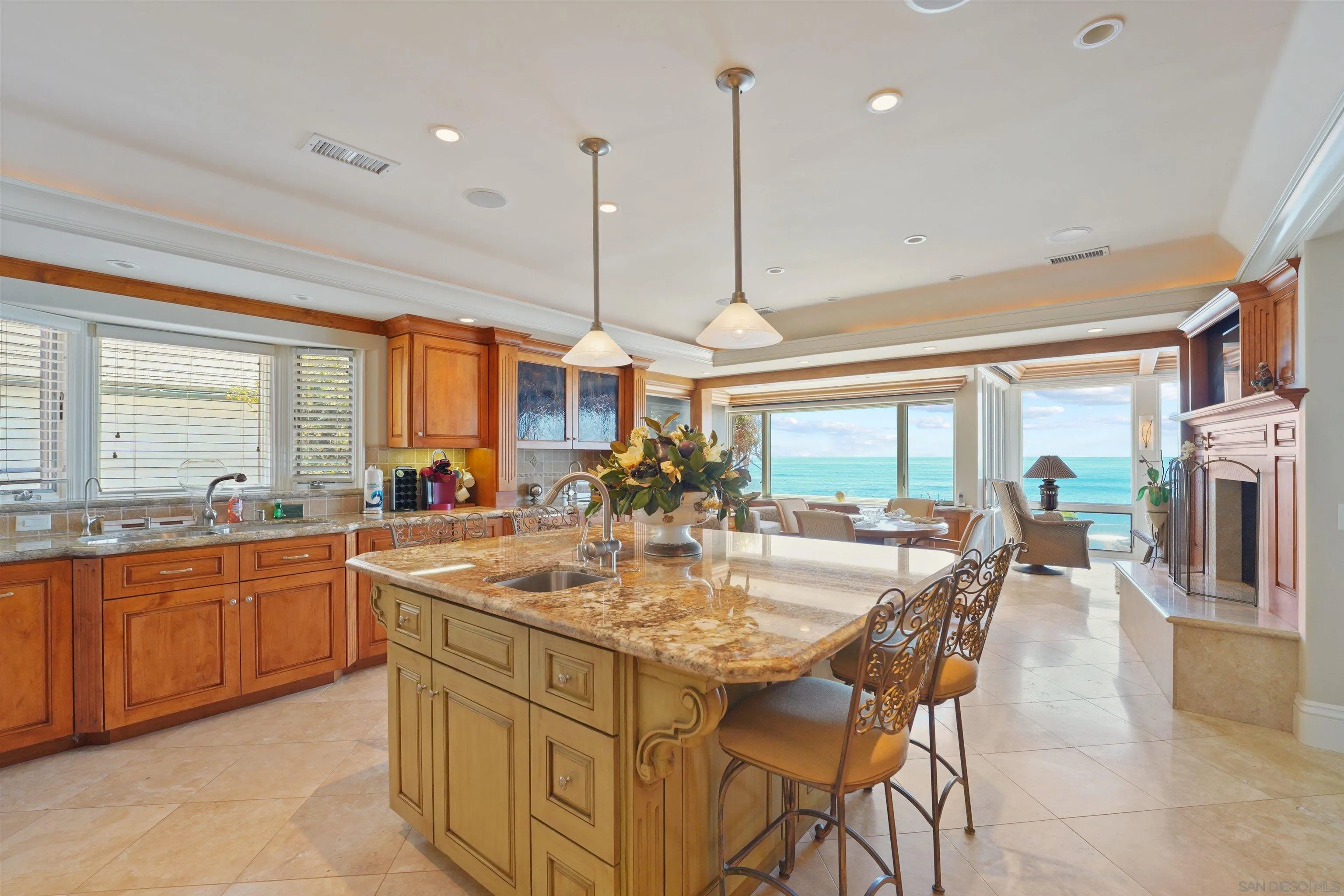 6010 Camino De La Costa