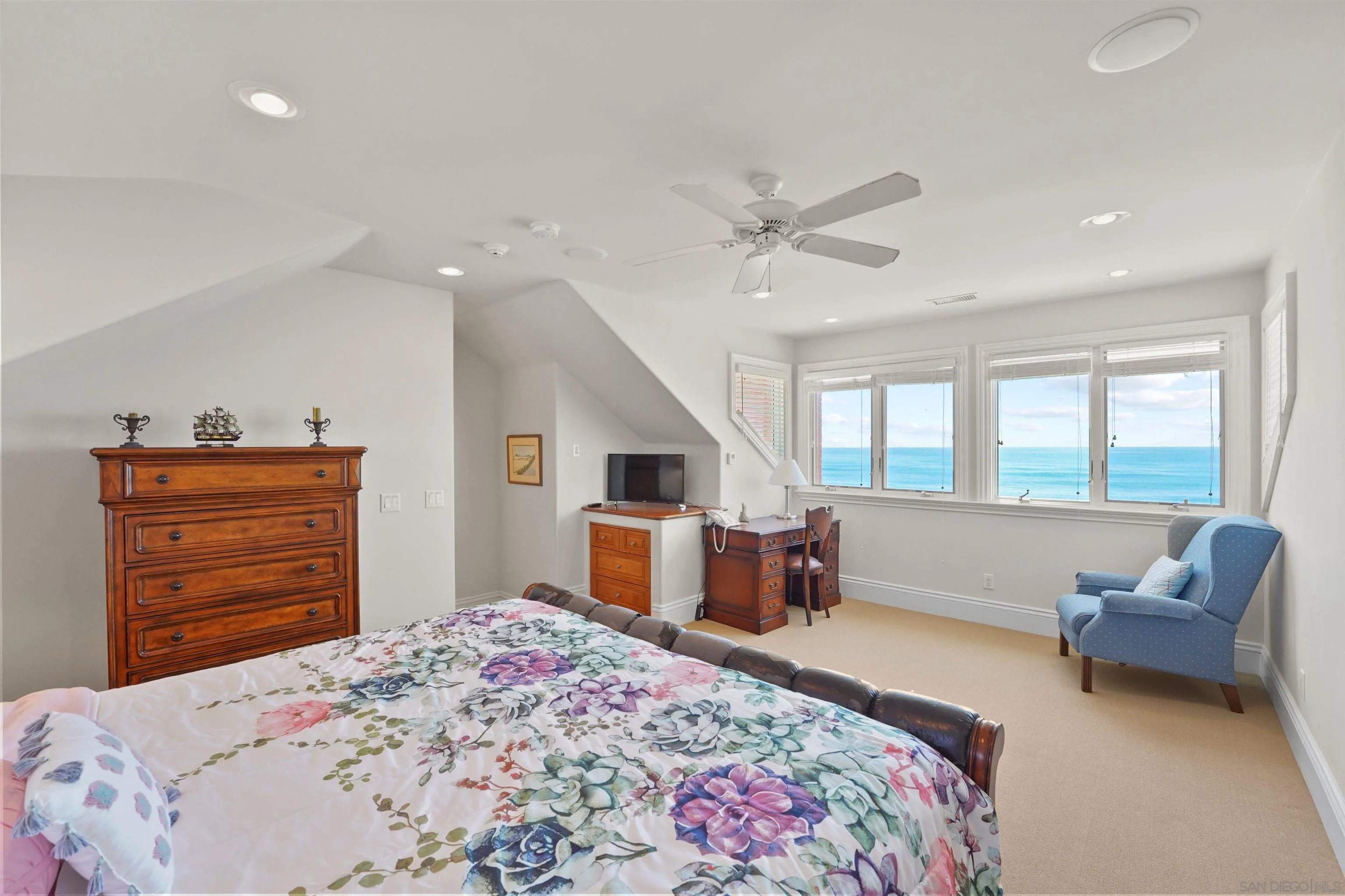 6010 Camino De La Costa