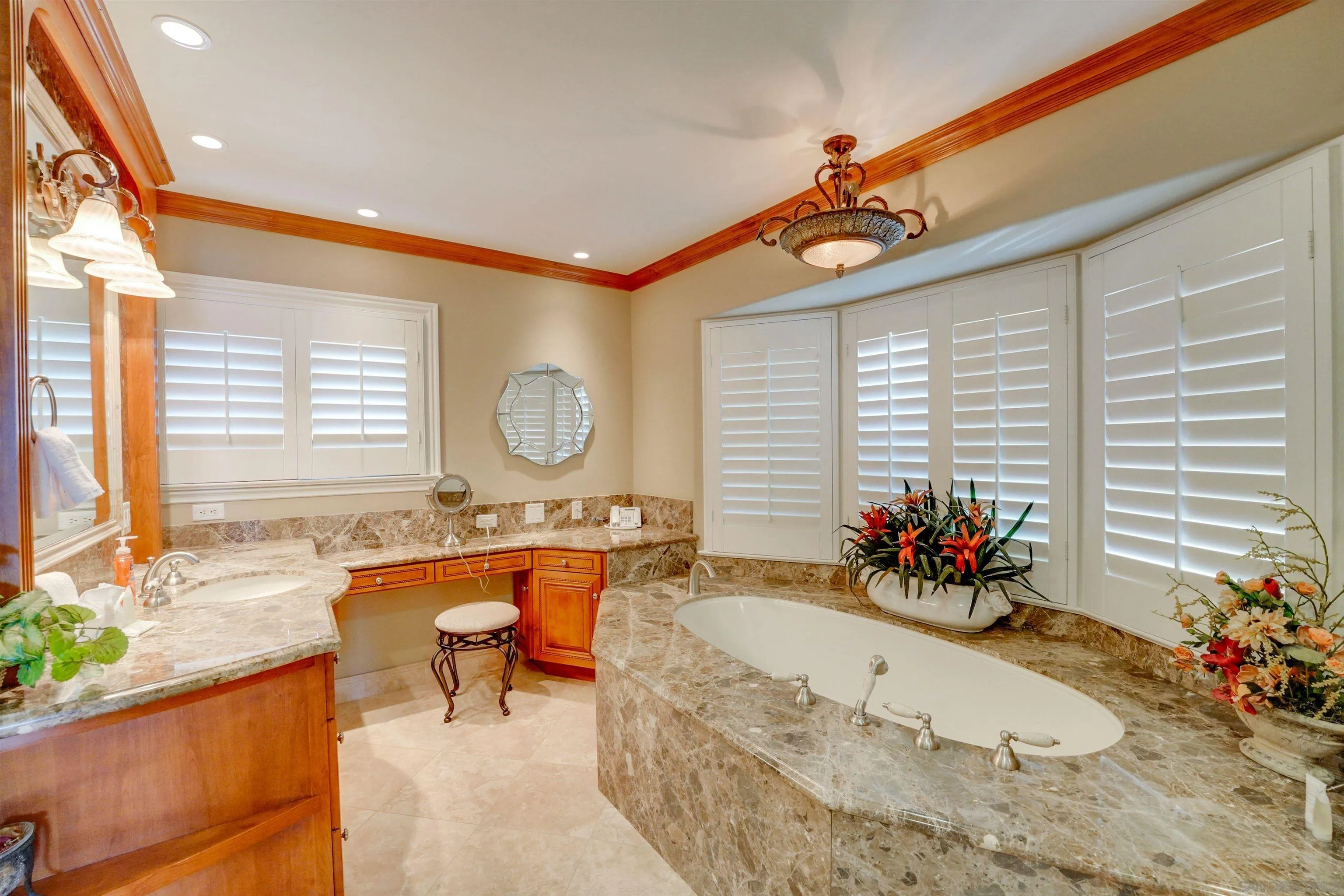 6010 Camino De La Costa