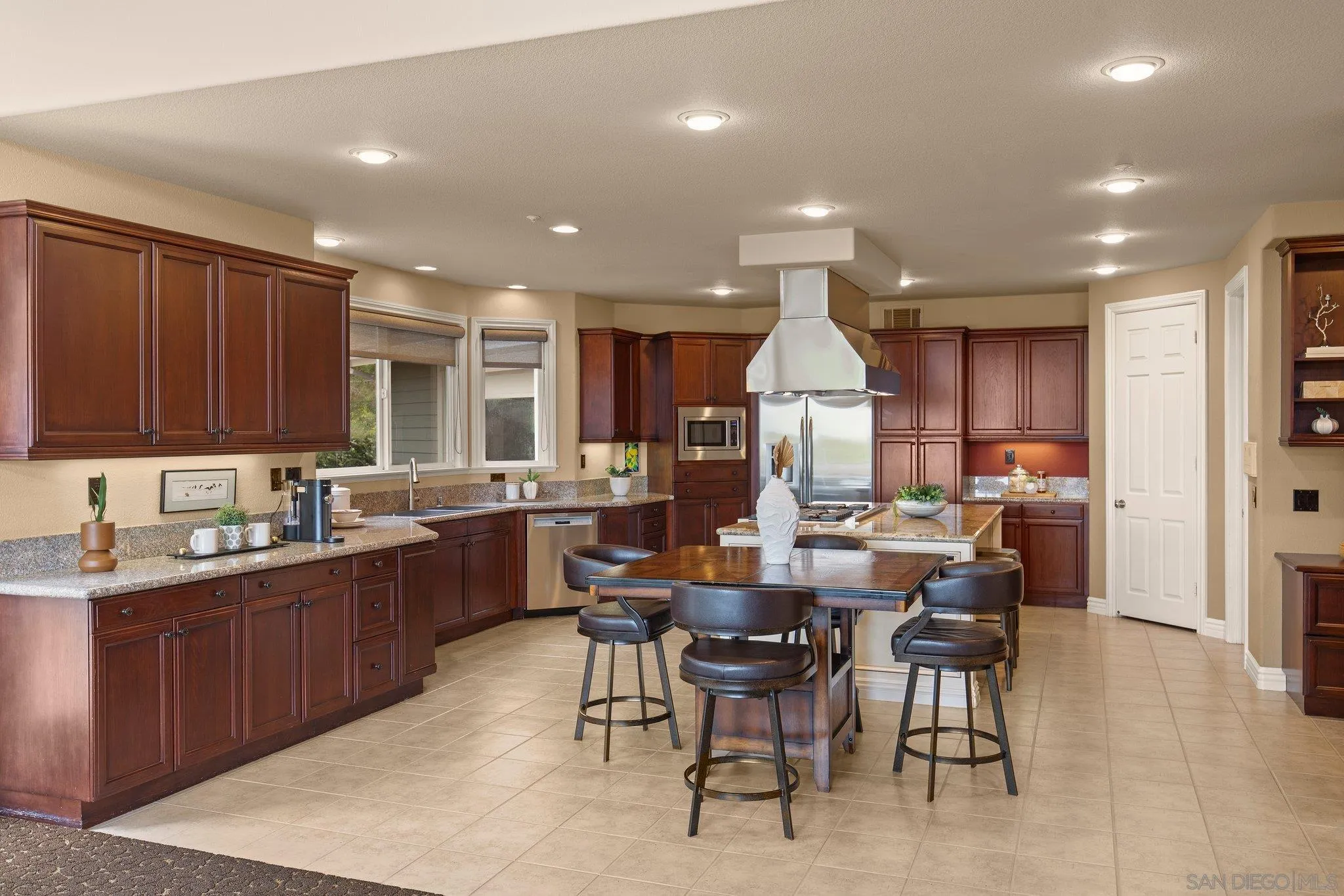 521 Latigo Row