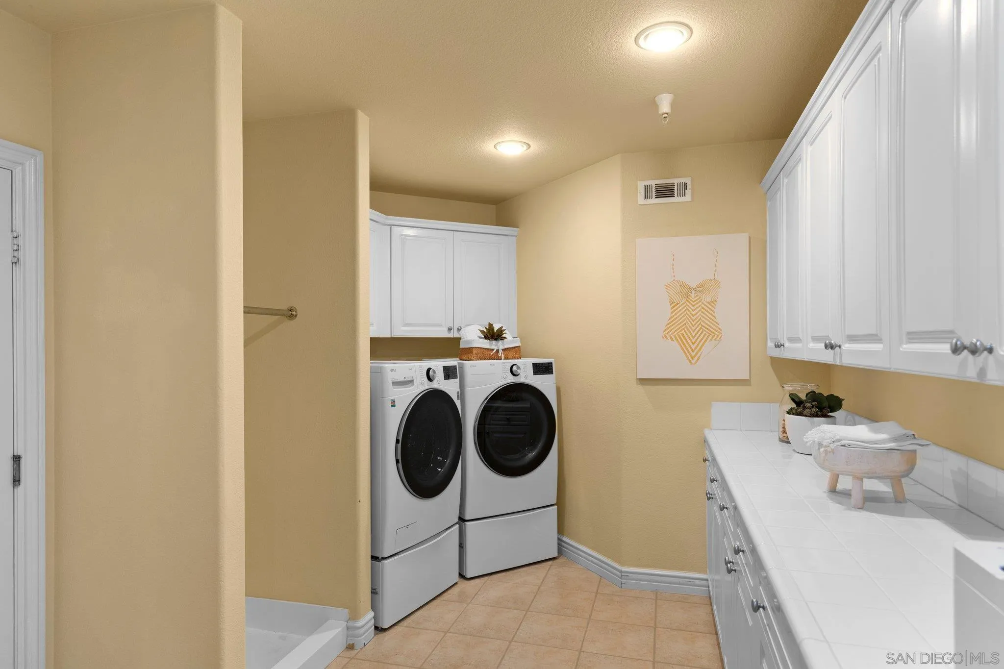 521 Latigo Row