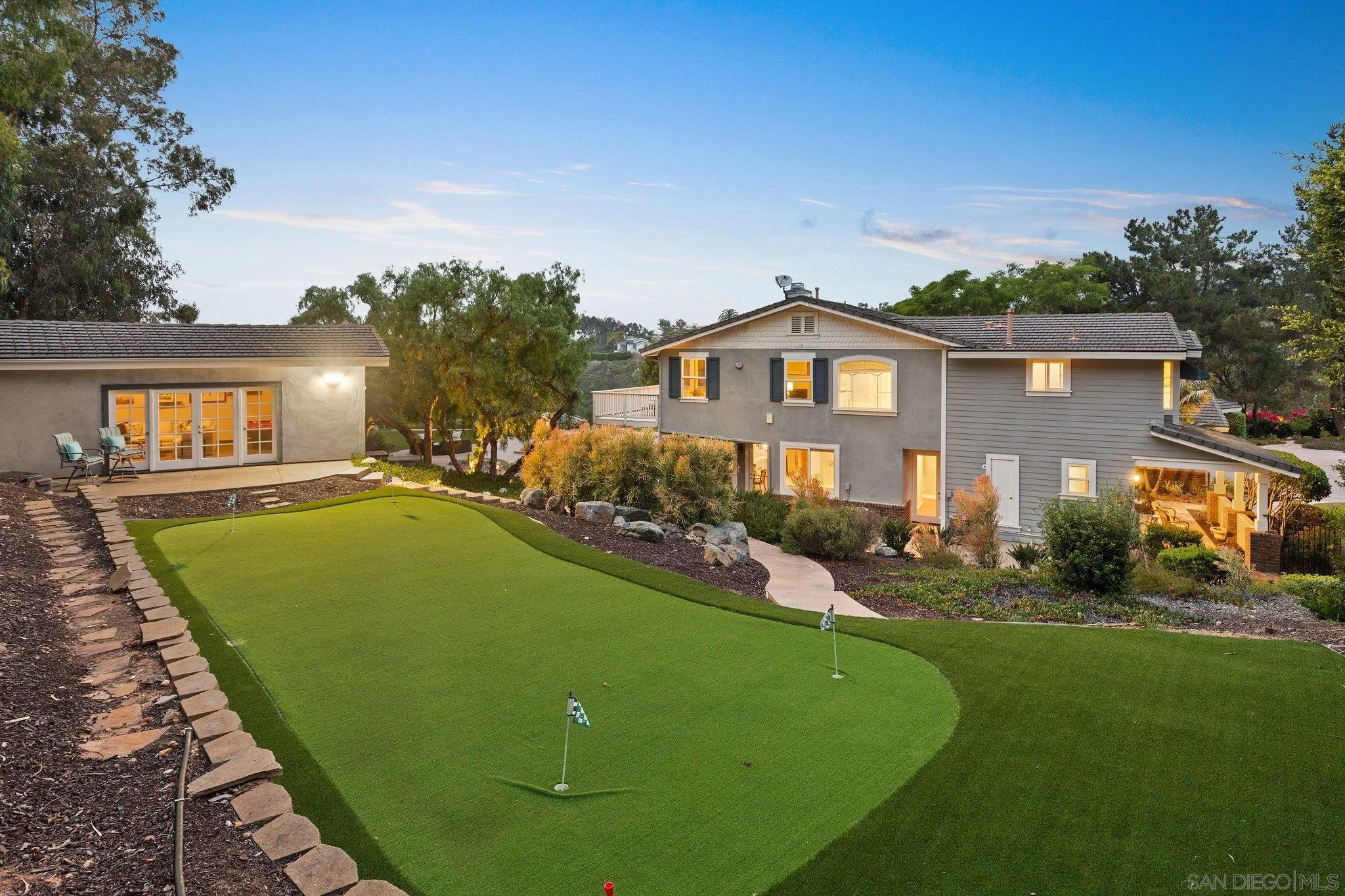 521 Latigo Row
