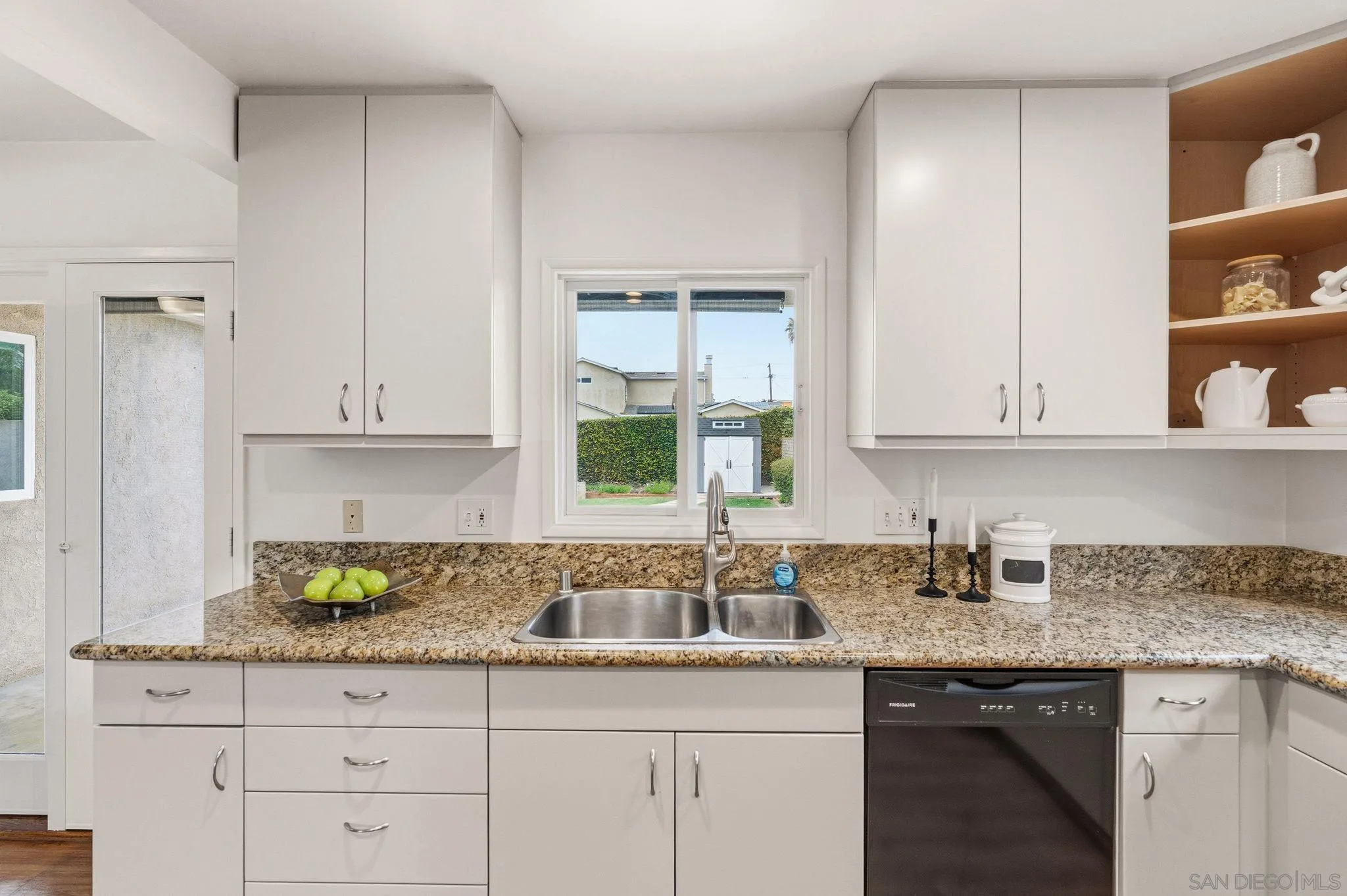 2604 Grandview Street