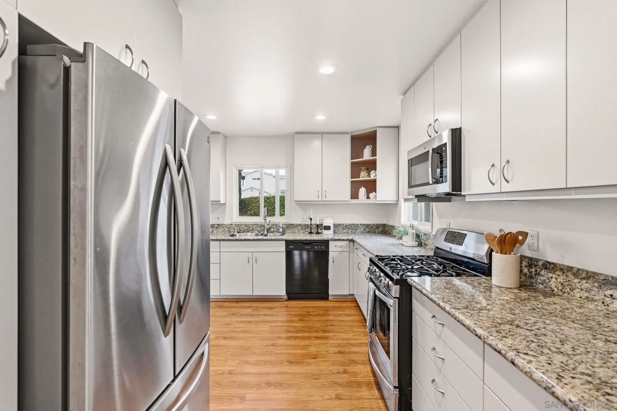 2604 Grandview Street