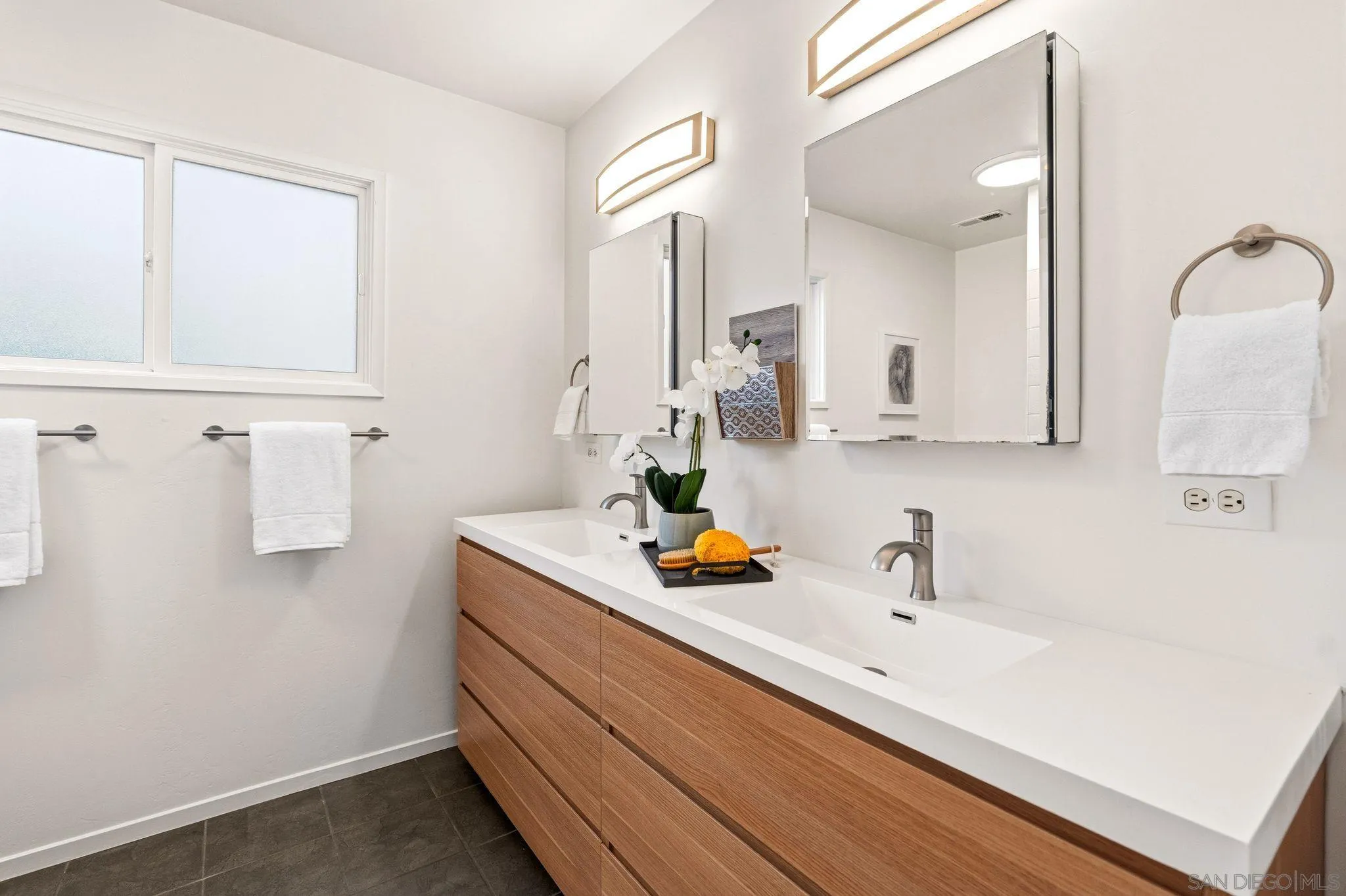 2604 Grandview Street