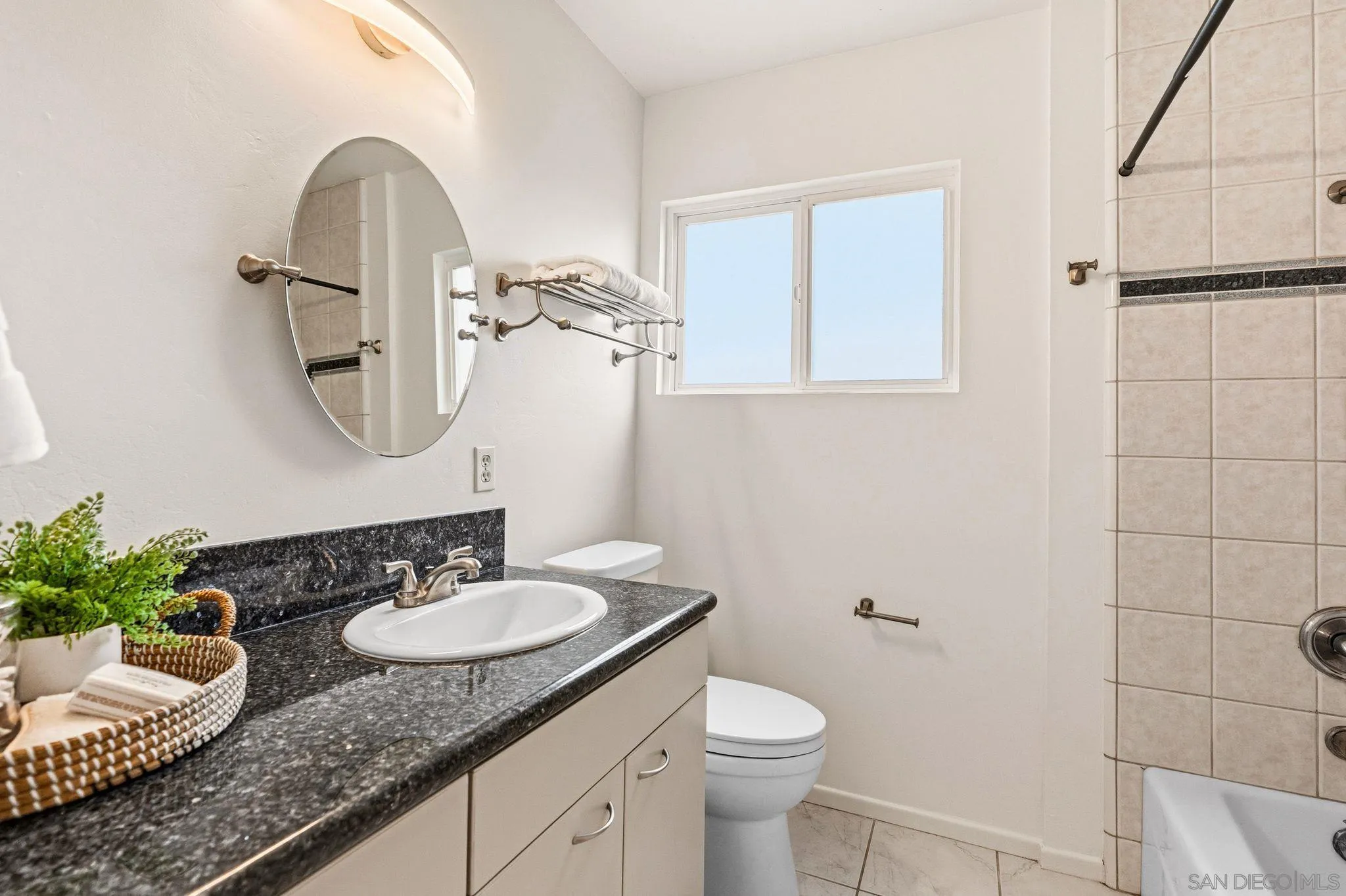 2604 Grandview Street