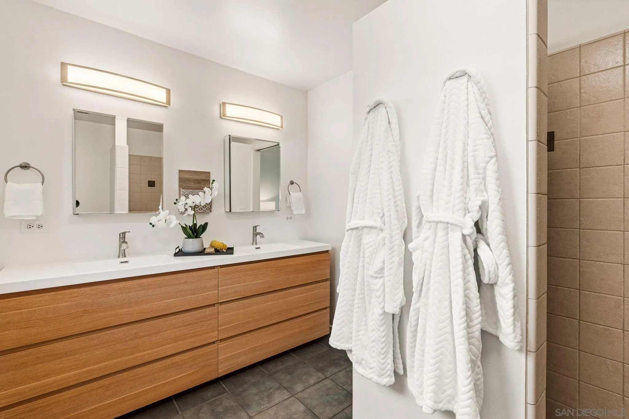 2604 Grandview Street