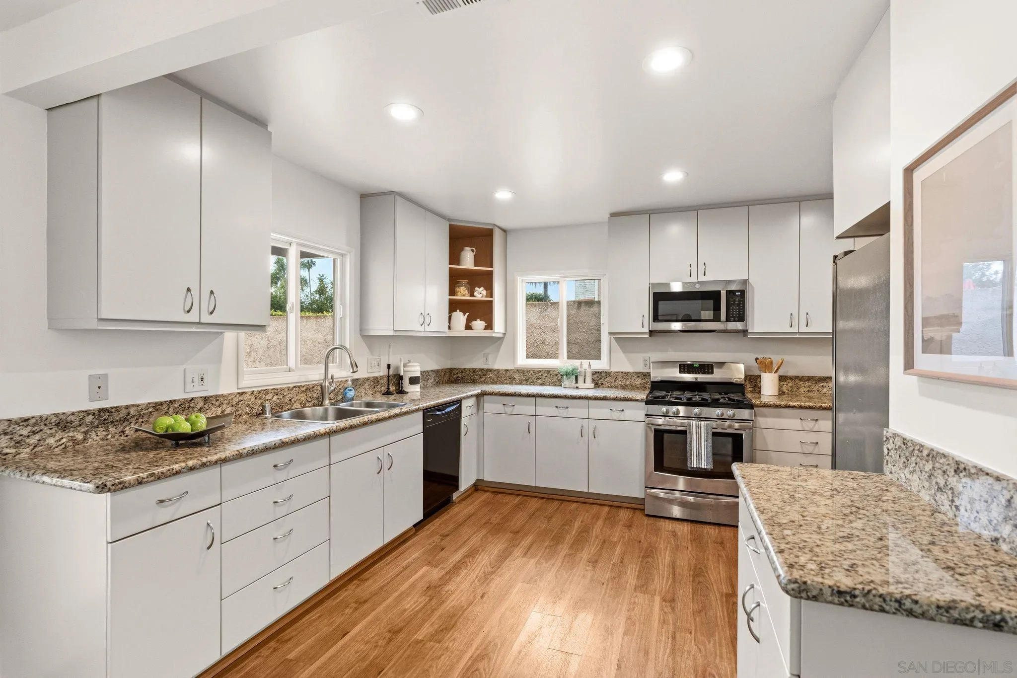 2604 Grandview Street