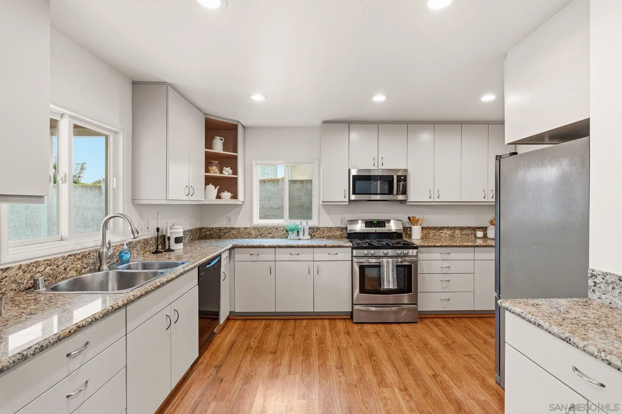 2604 Grandview Street