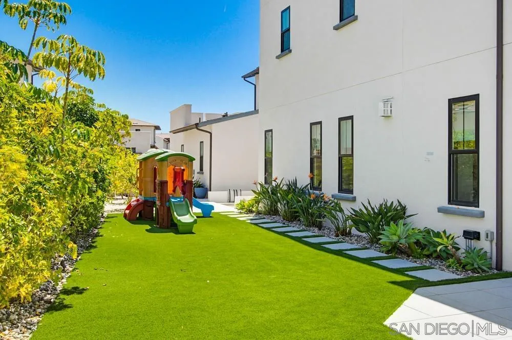 6136 Seafaring Way