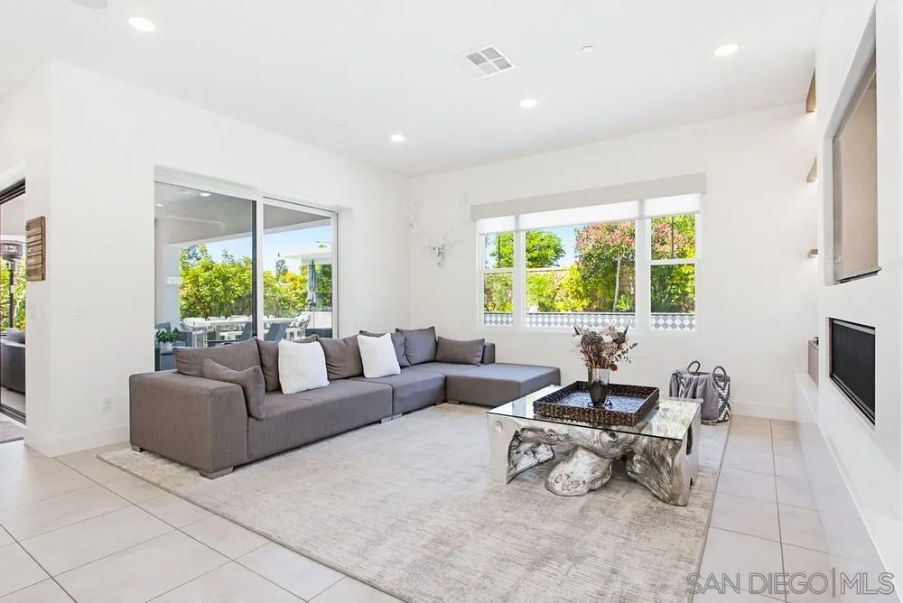 6136 Seafaring Way