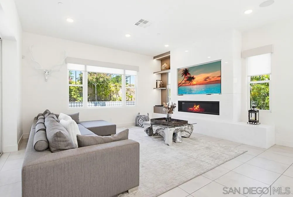 6136 Seafaring Way