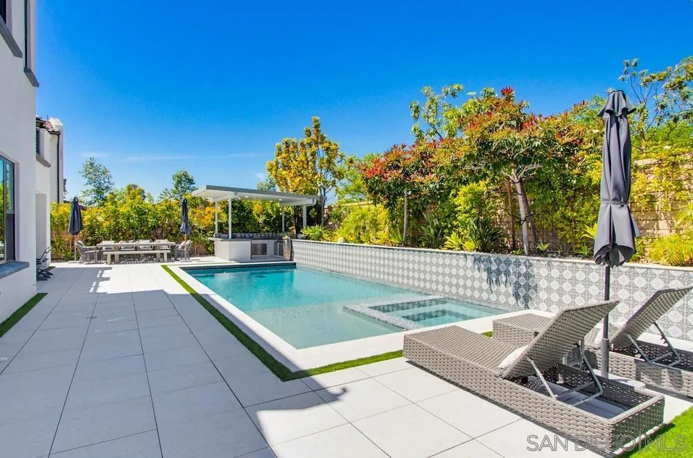 6136 Seafaring Way