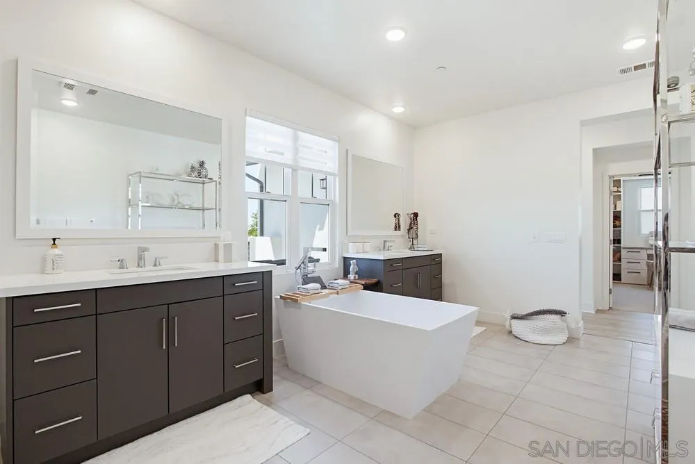 6136 Seafaring Way