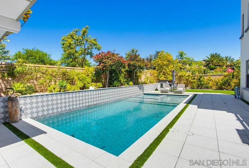 6136 Seafaring Way