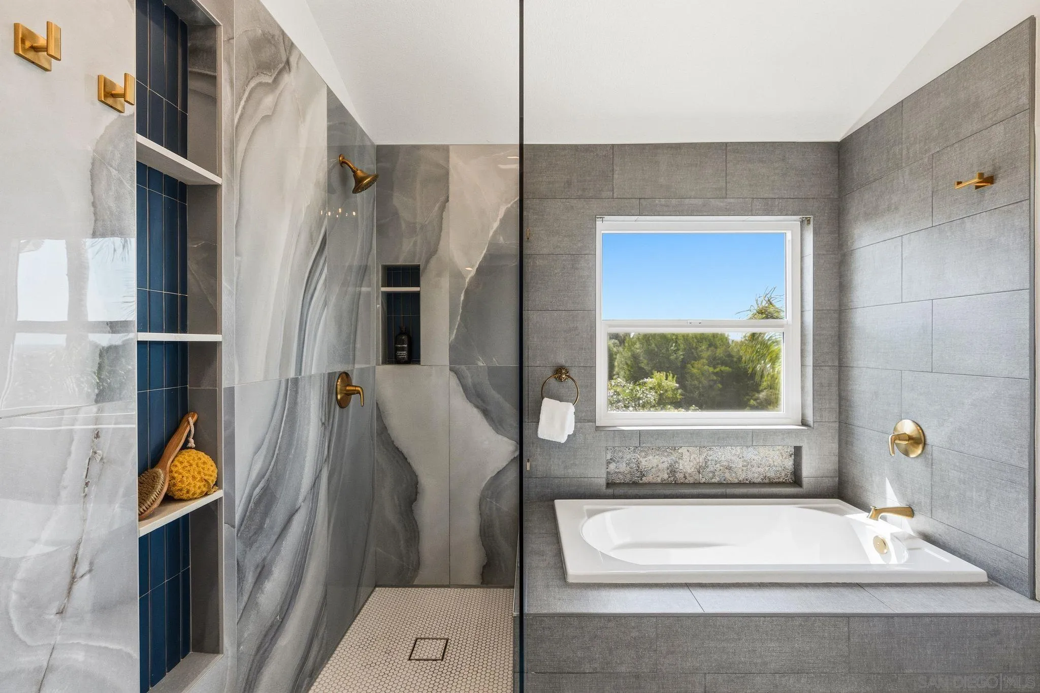 3152 Levante St