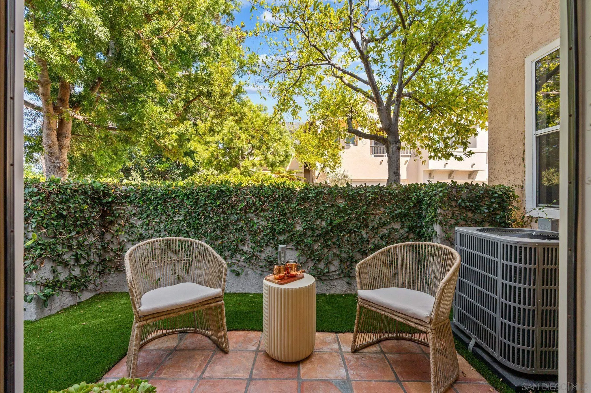3152 Levante St