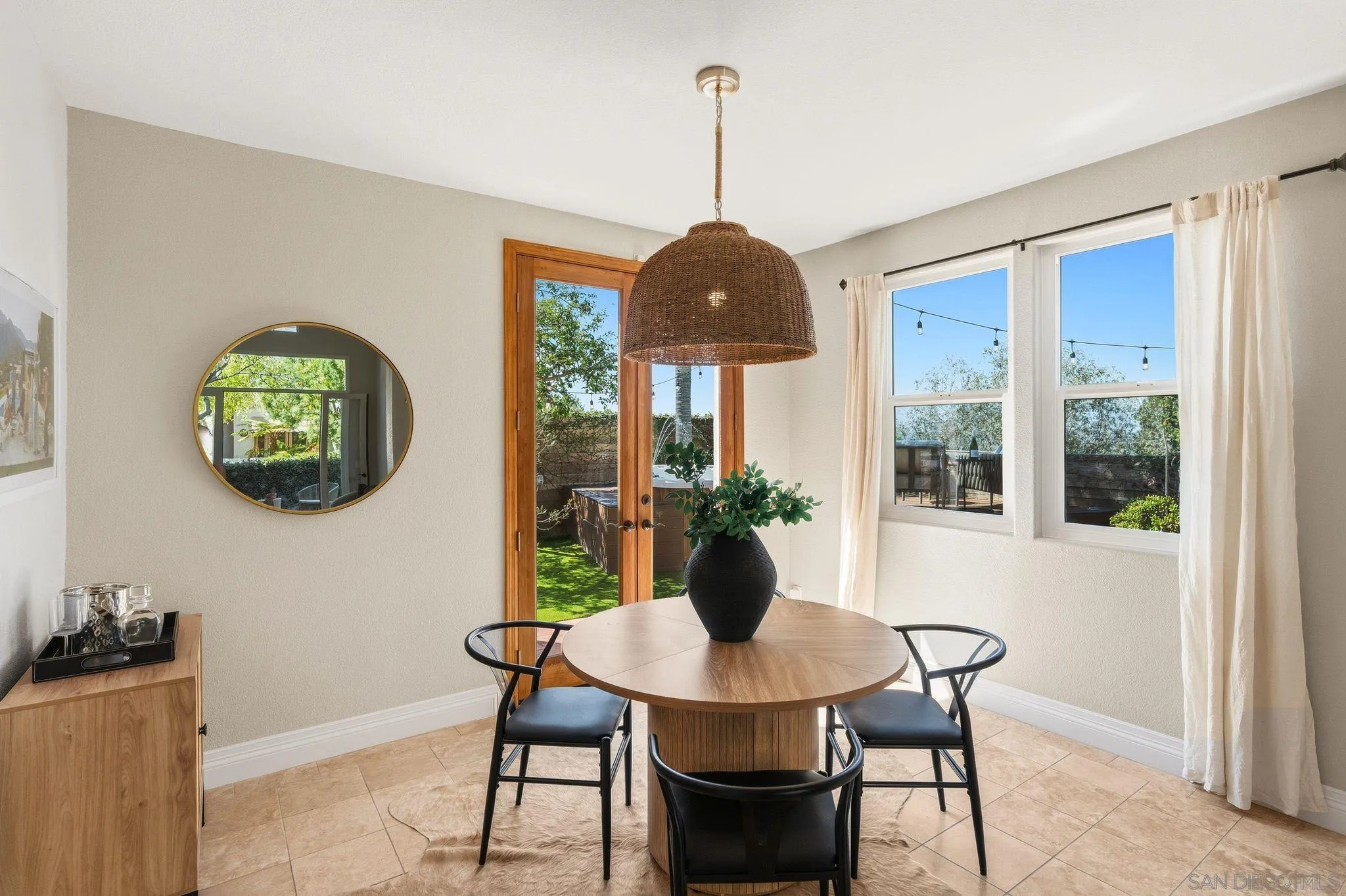 3152 Levante St