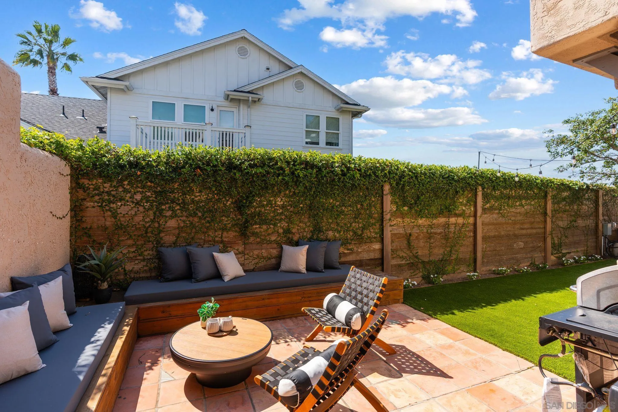 3152 Levante St