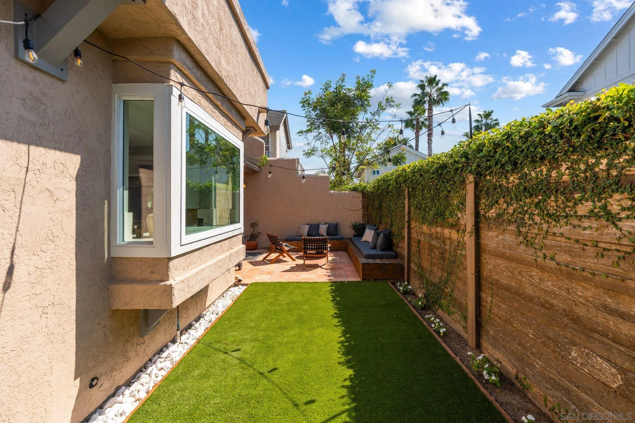 3152 Levante St
